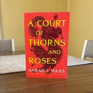 A Court of Thorns and Roses Book
